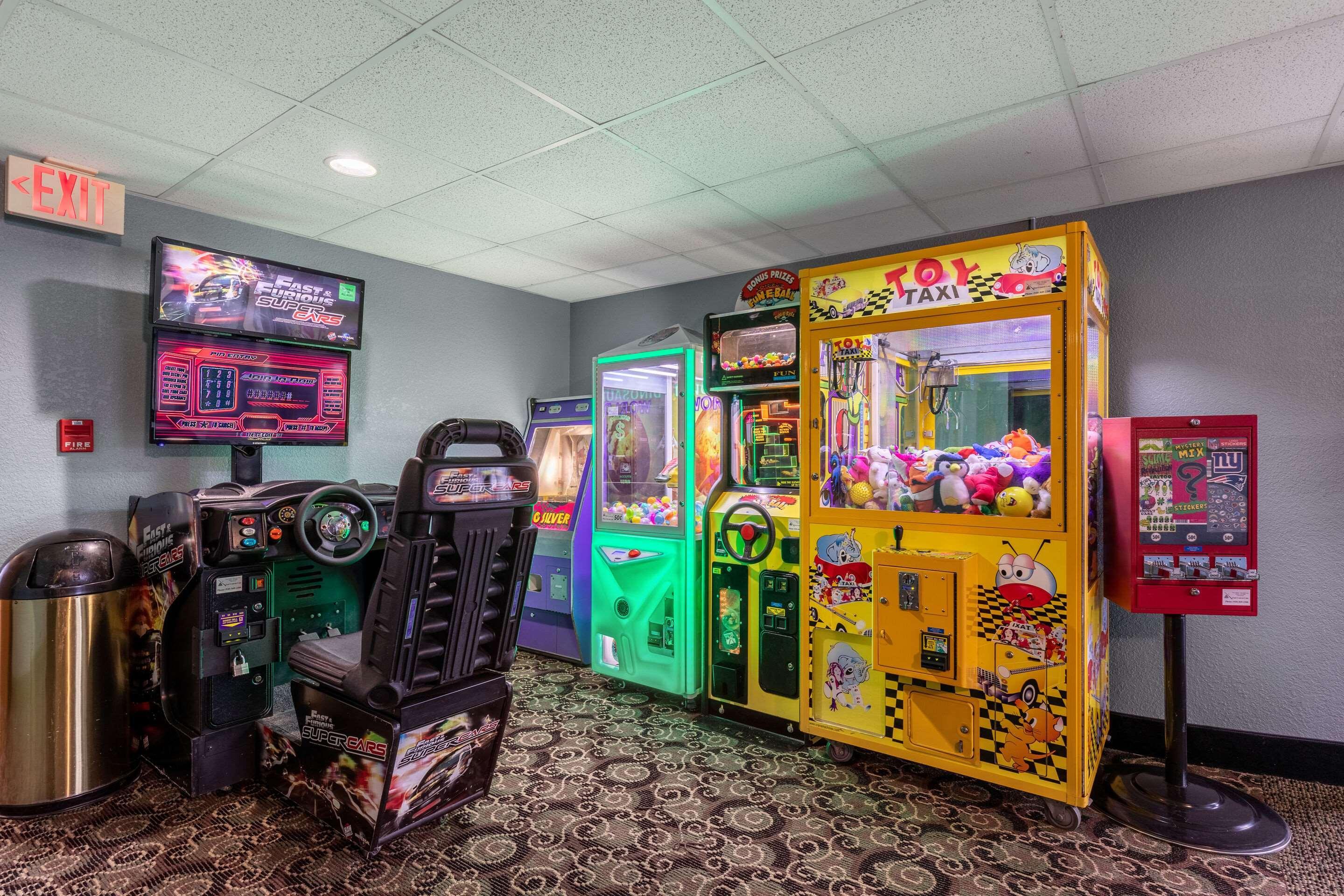 Americinn & Suites By Wyndham Baraboo Event Center Bagian luar foto