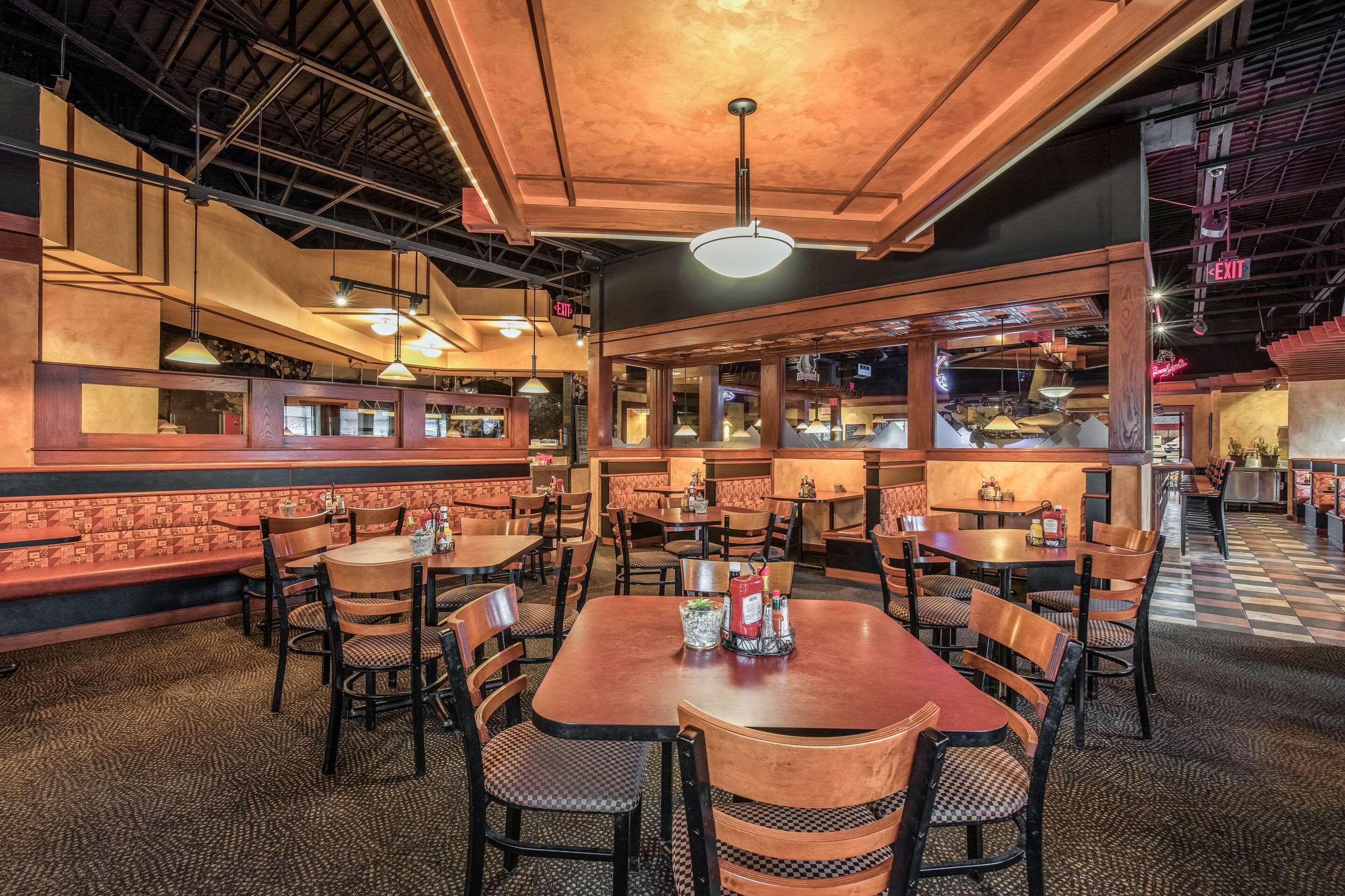 Americinn & Suites By Wyndham Baraboo Event Center Bagian luar foto