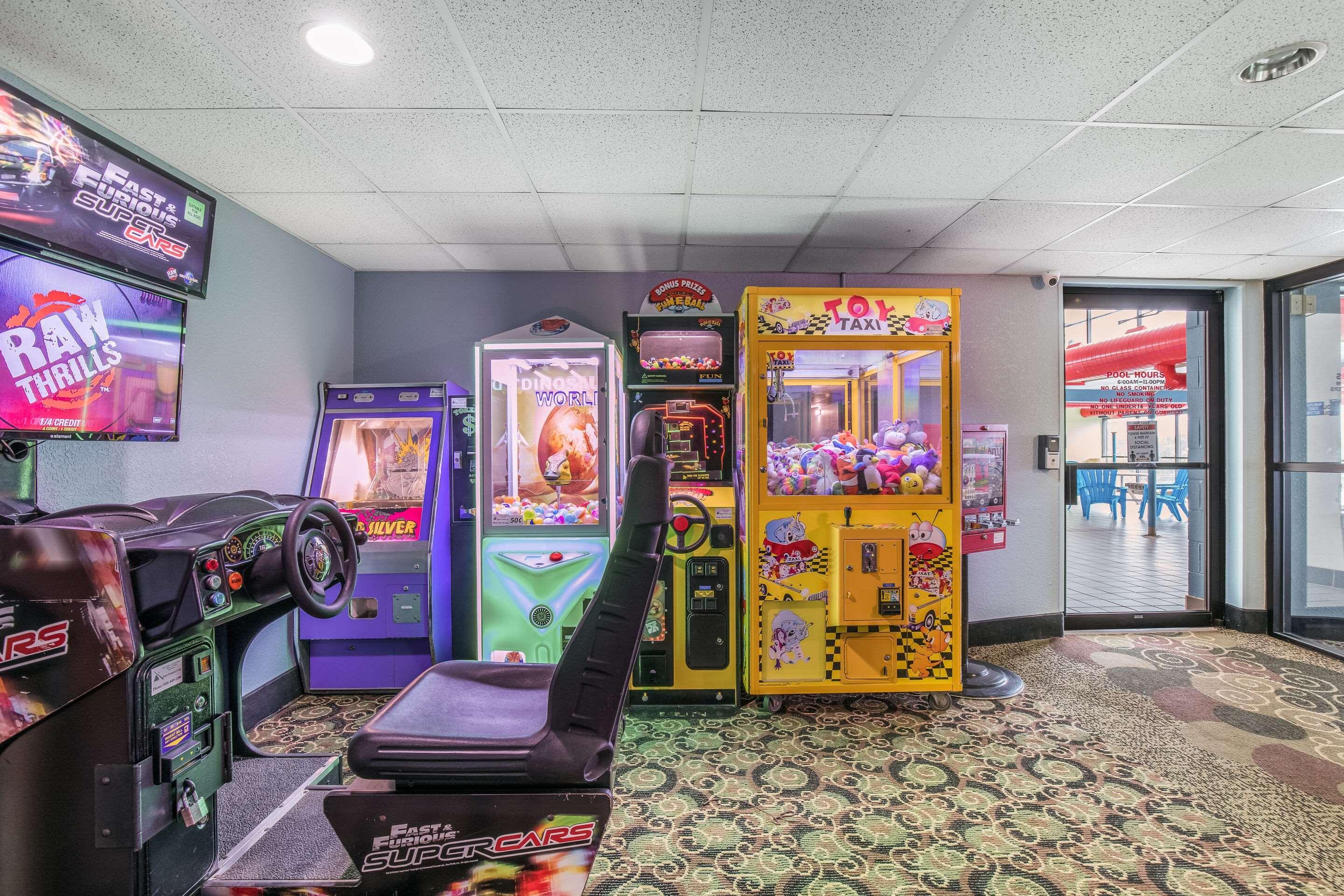 Americinn & Suites By Wyndham Baraboo Event Center Bagian luar foto