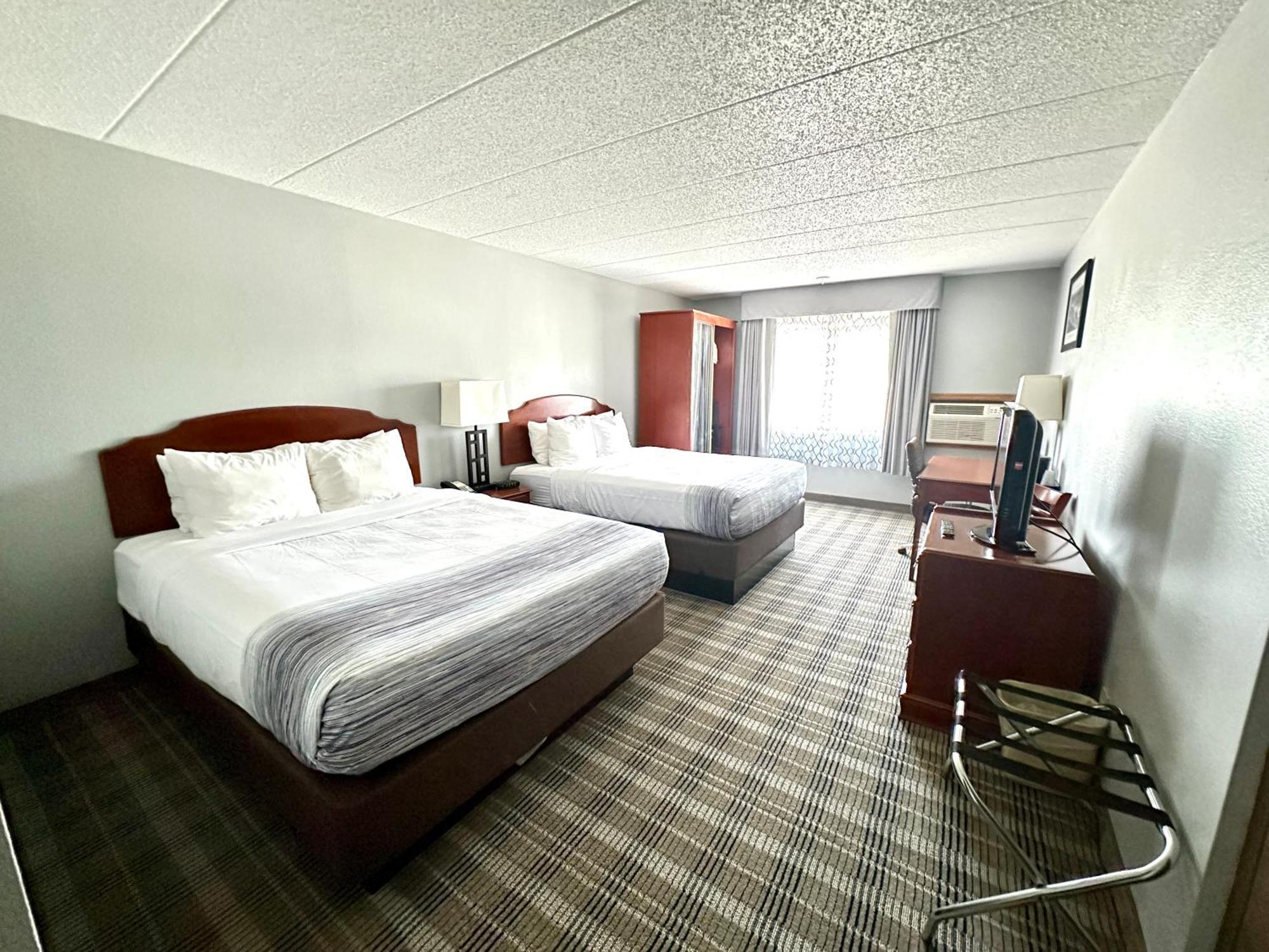 Americinn & Suites By Wyndham Baraboo Event Center Bagian luar foto